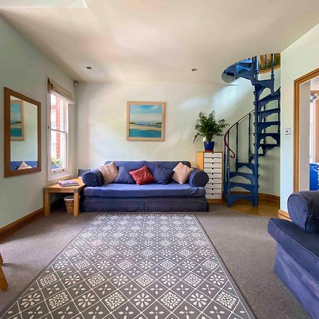 8 Ravenscourt Gardens Apartment ลอนดอน ภายนอก รูปภาพ
